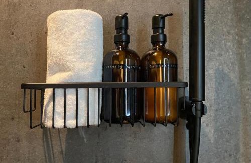 Ashford Casa | Hunters Lodge - Rustic farm stay