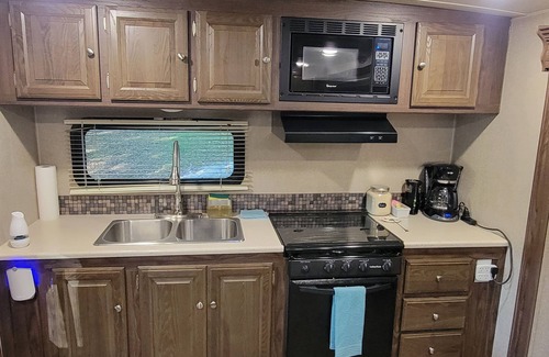 Battletown Casa | Hunting/Fishing and Boating on Little Blue River.