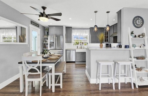 Huntington Beach Casa | Huntington Beach 2 bedroom house close to the beaches with a pool and spa.