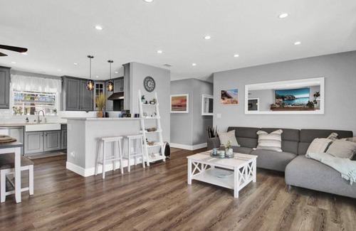 Huntington Beach Casa | Huntington Beach 2 bedroom house close to the beaches with a pool and spa.