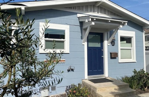 Huntington Beach Casa | Huntington Beach Bungalow half mile to sand & pier in downtown HB