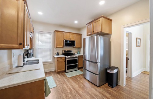 Huntington Casa | Huntington Modern History - 4BR MU, DT, St Marys
