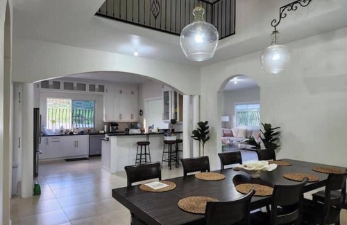Stewart Town Casa | Huntley Mansion.6 Bedrooms-8 Beds-6 bathrooms.Pool