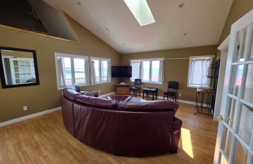 Hunts Point Apartamento | Hunts Point Rustic Coastal Retreat Deluxe Suite
