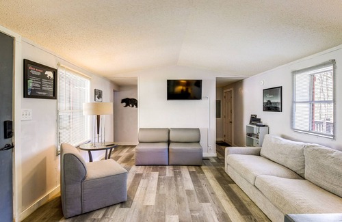 Winona Cabina | Huntsville Cabin w/ Fire Pit + Charcoal Grill!