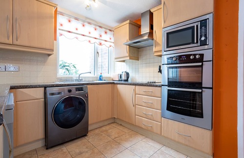 Cheadle Casa | Hurley House, 4 bedroom house near Manchester Airport