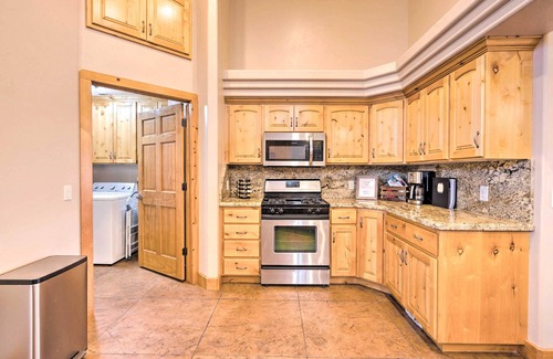 Hurricane Casa | Hurricane Home w/ Pool & Spa ~ 25 Mi to Zion!