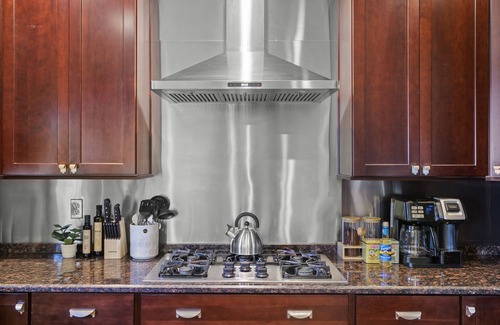 Tampa Heights Casa | Hurricane Safe Haven Bungalow Near Armature Works