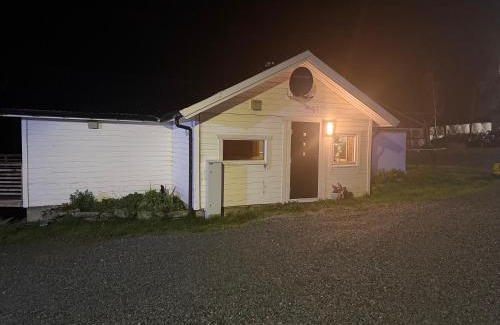 Lyngen Casa | Huset nært blåisvannet