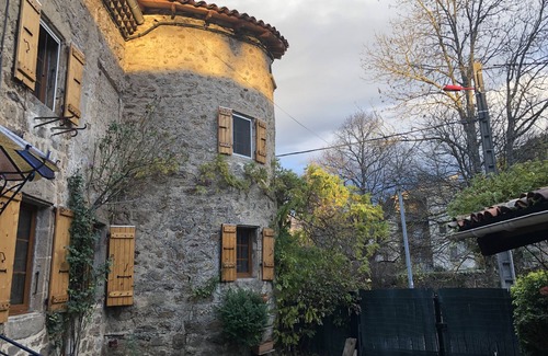 Vocance Casa | Silencio ... una princesa está durmiendo en la torre ...