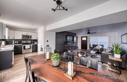 Lincoln Casa | Husker Getaway