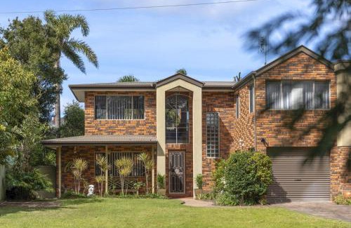 Vincentia Casa | Husky Big Beach - Belle Escapes Jervis Bay