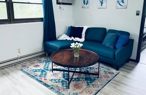 DeKalb Apartamento | Husky Hideout - 2 King Beds