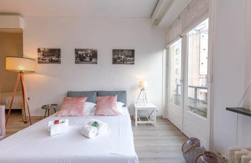 Knokke Apartamento | Huswell - Beautiful and spacious studio with side seaview