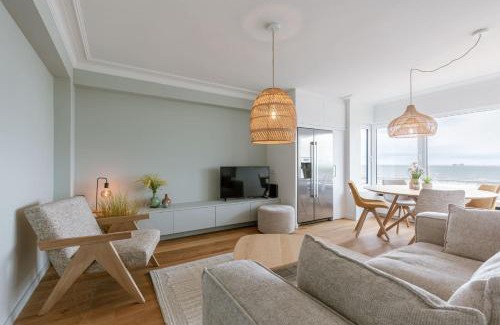 Heist Casa | Huswell - Bright & Stylish Apartment Near Beach with Sea view