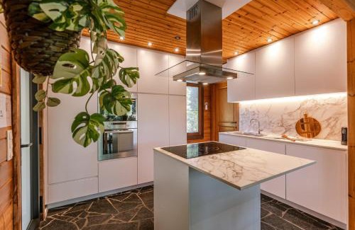 Knesselare Chalet De Esquí | Huswell - Tranquil retreat, cozy chalet in the heart of Urse