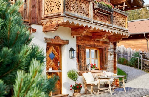 Hundsdorfl Apartamento | Hut for 8-12 people (4 bedrooms, 4 bathrooms, 5 toilets) - Almdorf Flachau and Promi Alm