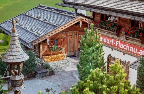 Hundsdorfl Apartamento | Hut for 8-12 people (4 bedrooms, 4 bathrooms, 5 toilets) - Almdorf Flachau and Promi Alm