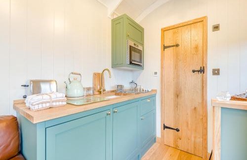 Monkswood Casa | Hut Uk42176