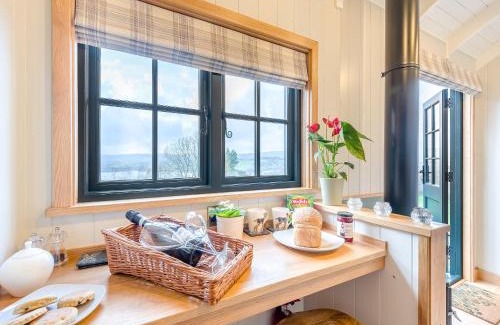 Monkswood Casa | Hut Uk42176