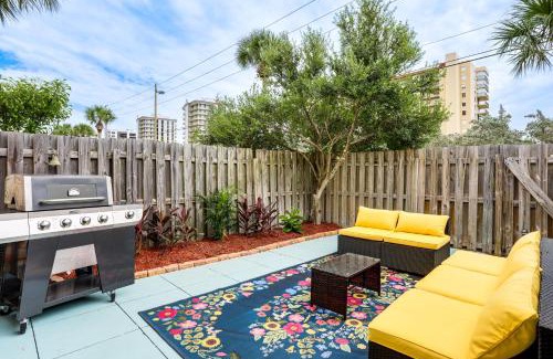 Fort Pierce Shores Casa | Hutchinson Island Beach Home Beach Access and Patio