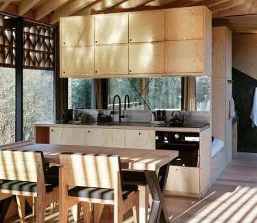 Givroulle Casa | Hutstuf - The Badger & hottub