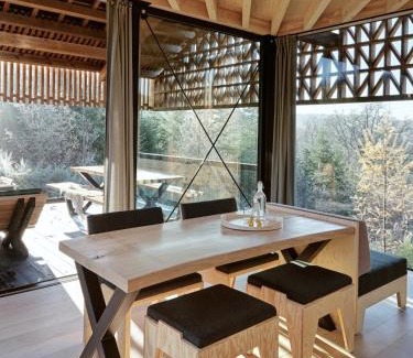 Givroulle Casa | Hutstuf - The Rac00n & hottub