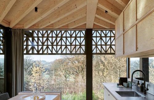 Givroulle Casa | Hutstuf - The Rac00n & hottub