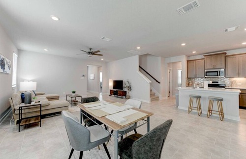 Hutto Casa | Hutto Executive Space