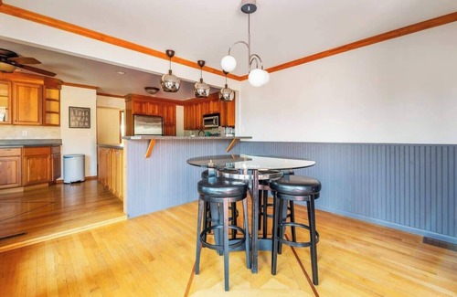 Poughkeepsie Casa | HV Spacious Retreat sleeps 13 w/Hot Tub