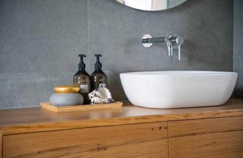 Hyams Beach Casa | Hyams Beach House B - Brand new lux beach oasis