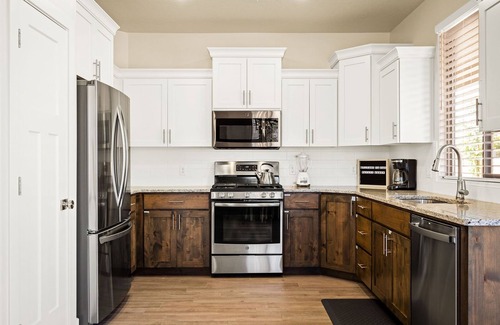 Sienna Hills Casa | Hyatt Home Pet Friendly! Community pool and hot tub!