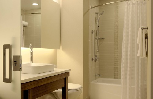 Strabane Hotel | Hyatt Place at The Hollywood Casino / Pittsburgh - South