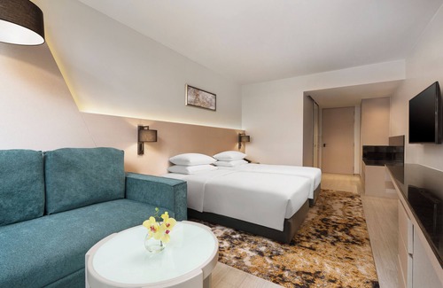 Nana Hotel | Hyatt Place Bangkok Sukhumvit 1