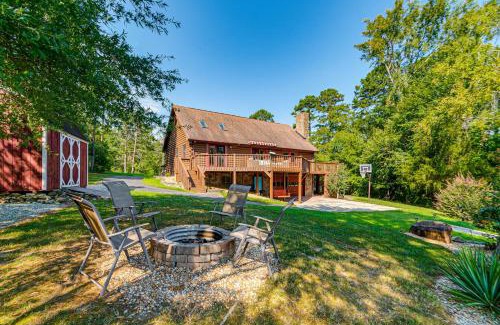 Semora Casa | Hyco Lake Escape with Deck and Dock Families Welcome!