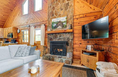 Semora Casa | Hyco Lake Escape with Deck and Dock Families Welcome!