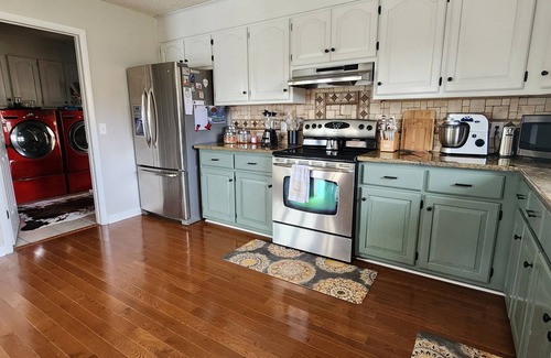 Semora Casa | Family friendly home on Hyco Lake, large dock, fire pit, one level.