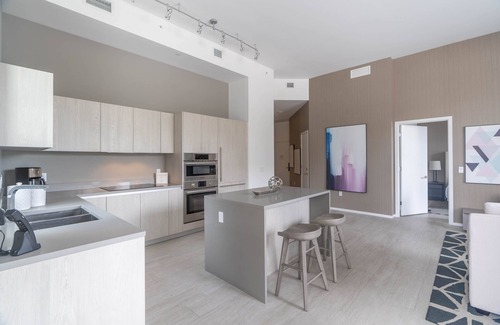 Hallandale Beach Apartamento | HYDE Beach House - 2BR High Ceiling Corner Suite!