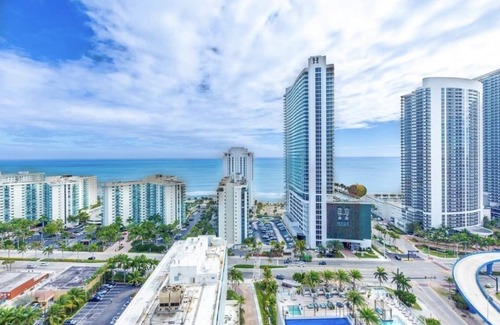 Hallandale Beach Apartamento | HYDE Beach House - 2BR High Ceiling Corner Suite!