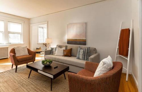 Hyde Park Apartamento | Hyde Park Comfort with Office Near Everything