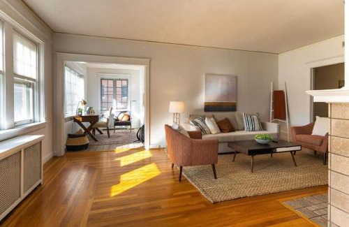 Hyde Park Apartamento | Hyde Park Comfort with Office Near Everything