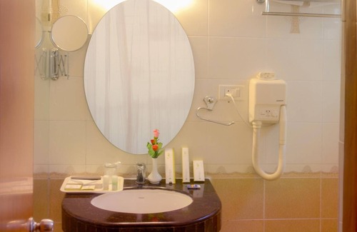 Malleshwaram Hotel | Hyde Park Hotel