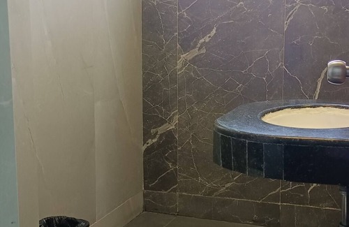 Malleshwaram Hotel | Hyde Park Hotel