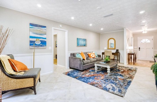 Hyde Park Casa | ~Hyde Park Sleeps 12 Heated Pool by Golf Club~