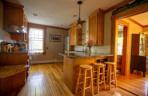 Eastern Vermont Casa | Hyde Park Village Home cerca de STOWE - 4BR habitación