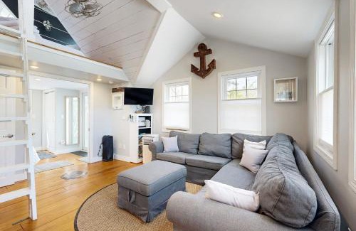 Mashpee Casa | Hydrangea Cottage