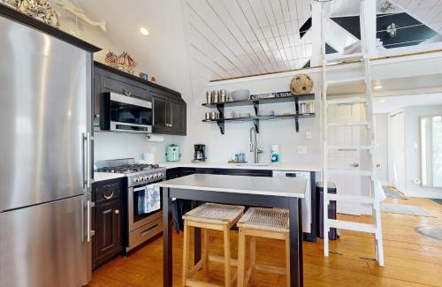 Mashpee Casa | Hydrangea Cottage