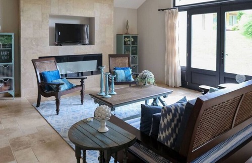 Siorac-en-Perigord Casa | Hydrangea Hideaway - Magnificent Guest House on the bank of the Dordogne