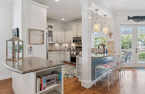 Saint Simons Island Casa | Hydrangea House in Gated Compass Point, sleeps 12 with a pool