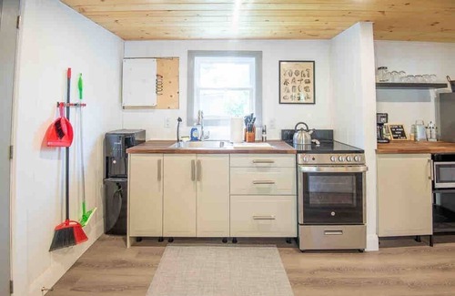 Fenelon Falls Cabaña | Hydrus cozy 2 bedroom cottage